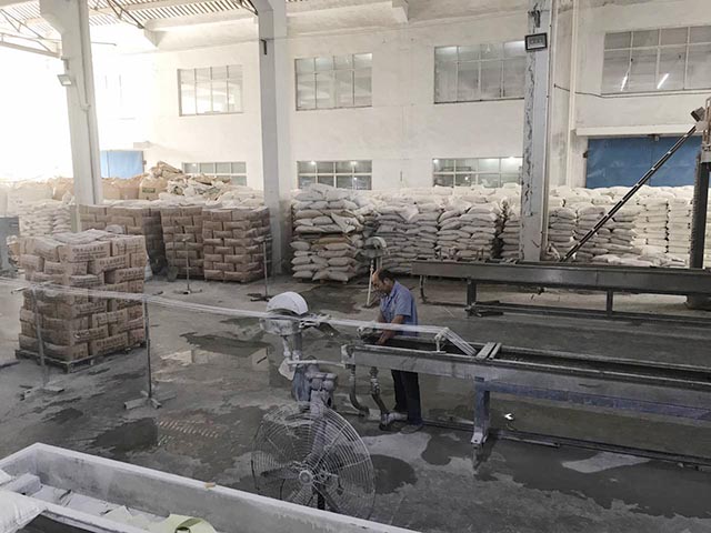 江蘇邦航高分子材料有限公司是生產清糞帶，發泡板材的專業公司.擁有發泡板材以及清糞帶成一條龍生產線.銷售清糞帶熱線:(0)13222869888